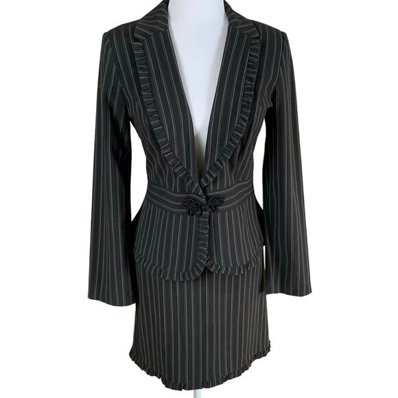 Vintage Secretary Skirt Suit Size 6 2-Piece w/ Blazer Jacket Ruffle Trim Striped - Picture 1 of 12